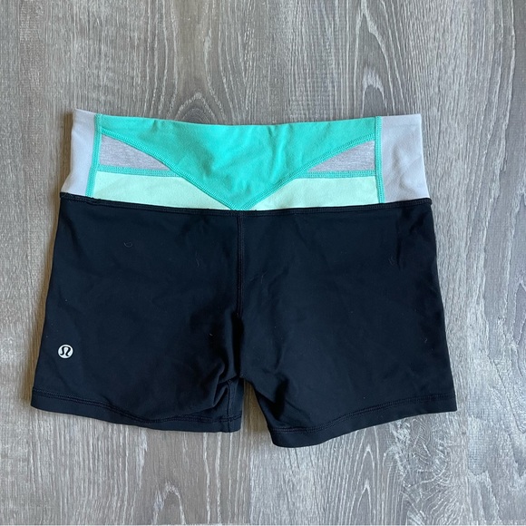 Lululemon Boogie Shorts - Picture 2 of 5